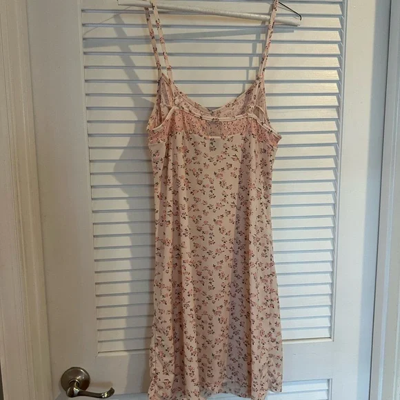 Laura Ashley Pink Floral Chemise - Picture 2 of 4